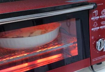 作り置きのパスタの麺をトースターで焼きパスタに