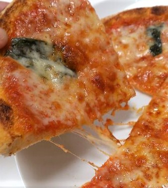 セブンイレブン冷凍ピザ金のマルゲリータ