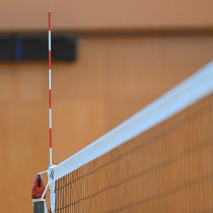 バレーボールネットの高さ中学生高校生違い