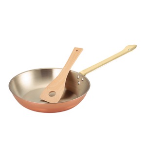 銅製のフライパンや鍋